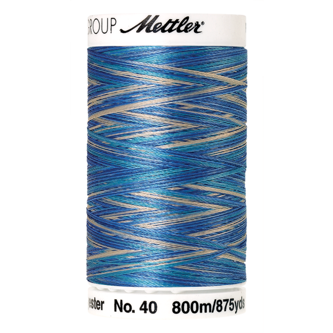 Amann Mettler Poly Sheen Multi, 800m Spule in Faded Denim Die Multifarben harmonieren perfekt mit dem unifarbenen Poly Sheen